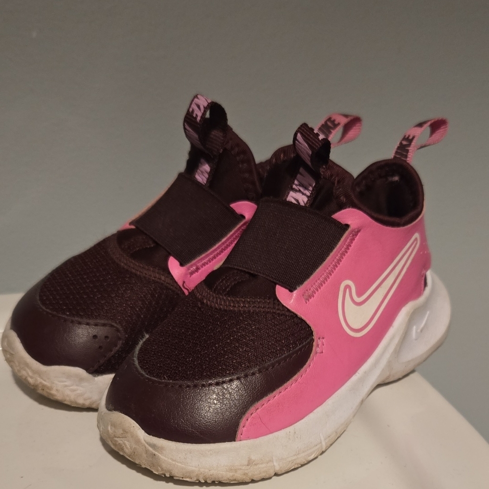 Nike Flex Runner Kids Sneakers in Pink and Maroon